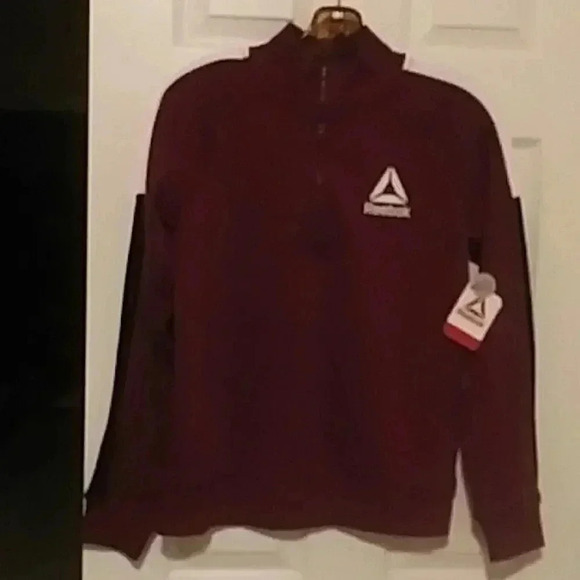 💙🐾New Burgundy Reebok color block qtr zip - Picture 3 of 8